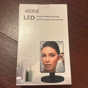 Ardene Makeup stand